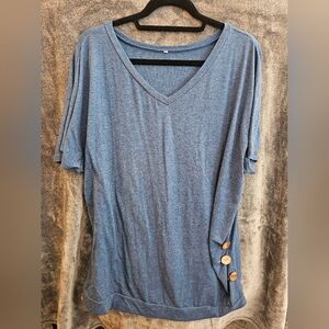 Heather blue top with buttons. 2xl.